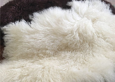 China Pele branca Materiral do Mongolian encaracolado natural longo de lãs dos carneiros do cabelo para o lance da cama fornecedor