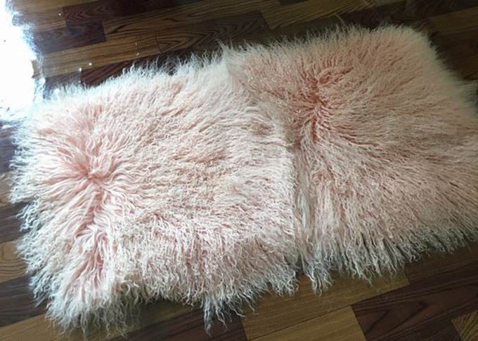 Descanso cor-de-rosa macio da pele do Mongolian do agregado familiar com cabelo encaracolado longo de seda