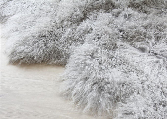 Morno confortável do tapete da pele de carneiro do Mongolian da pele do couro cru para as tampas do lance do sofá