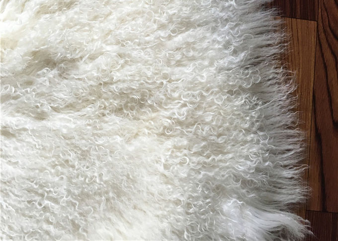 Brown tingiu a pele retangular do tapete da pele de carneiro do Mongolian para a fotografia do bebê
