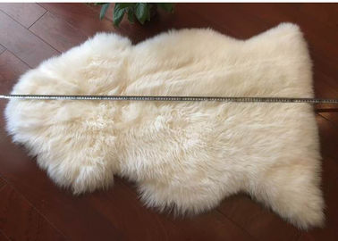 China A pele longa 70 x110cm da pele de carneiro do cabelo do tapete branco genuíno da pele de carneiro escolhe a parte fornecedor