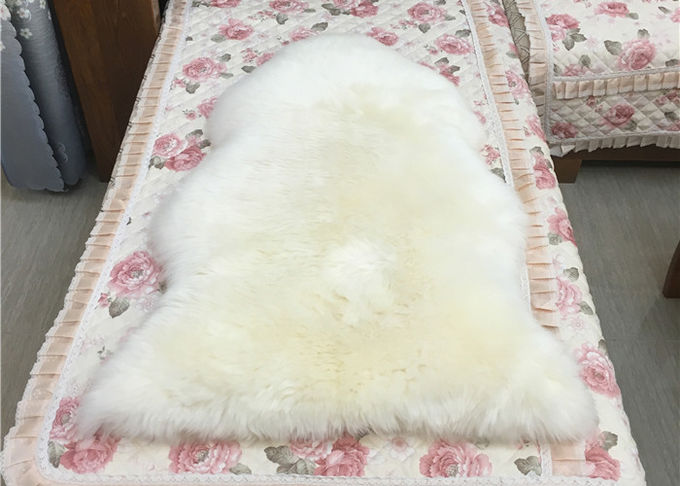 Os tapetes genuínos da pele de carneiro do quarto, 4 tamborilam a cobertura real 120x180cm da pele de carneiro
