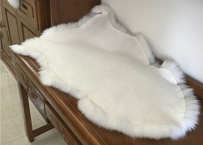A única pele do tapete real da pele de carneiro fora da fonte branca da cor prova 90*60cm Eco-amigáveis