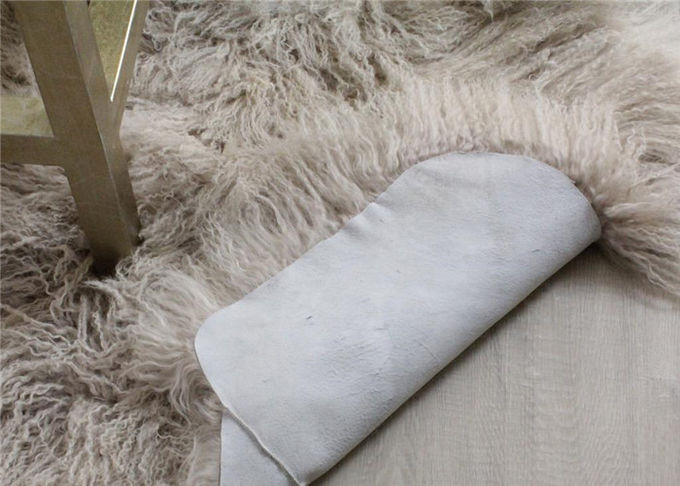 Morno confortável do tapete da pele de carneiro do Mongolian da pele do couro cru para as tampas do lance do sofá